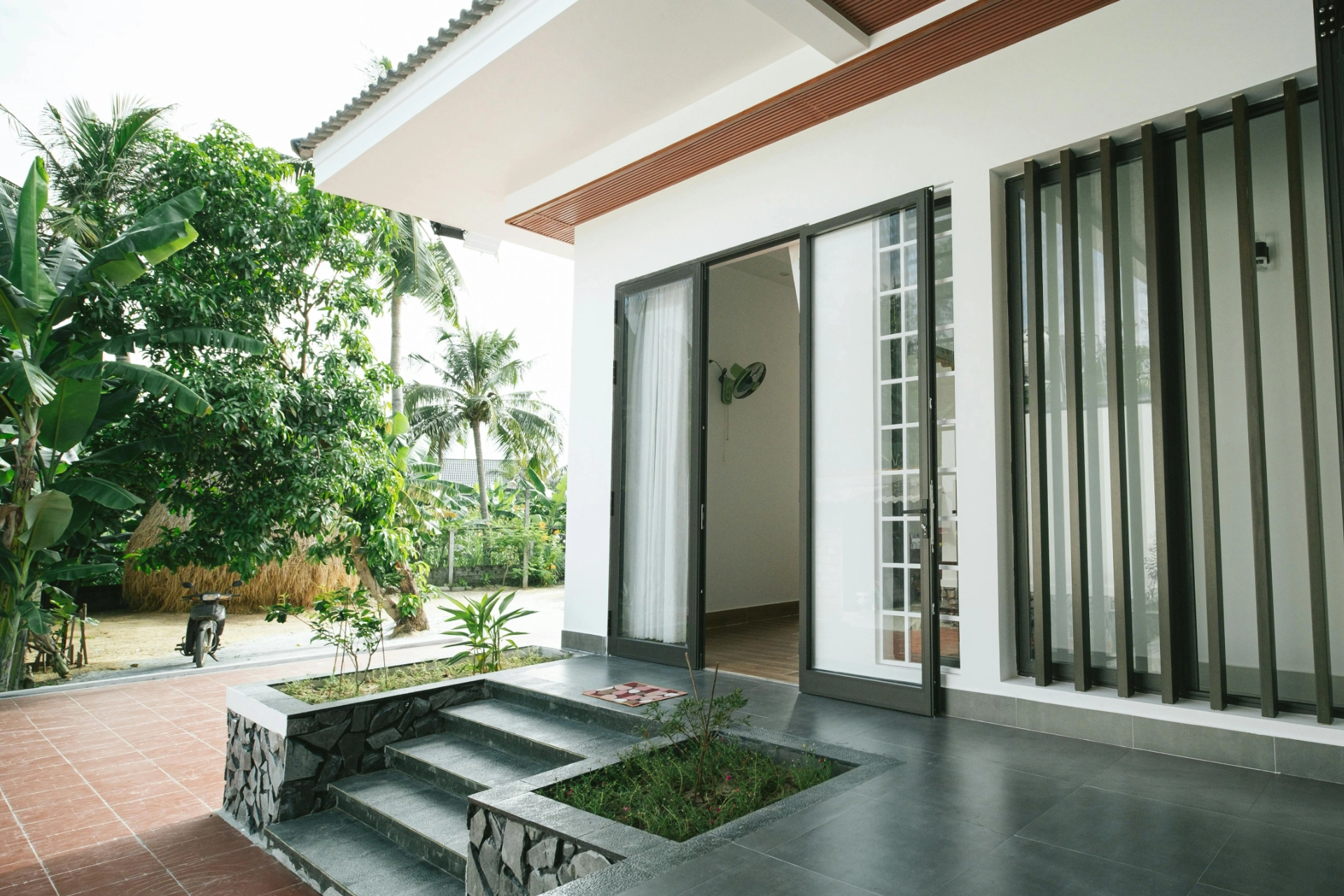 Mexican Windows and Doors-1 Aluminum alloy doors and windows applications
